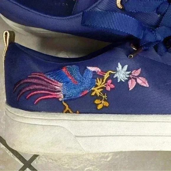 Ted Baker Giellie women’s casual embroidered shoes 8.5 - Picture 3 of 15